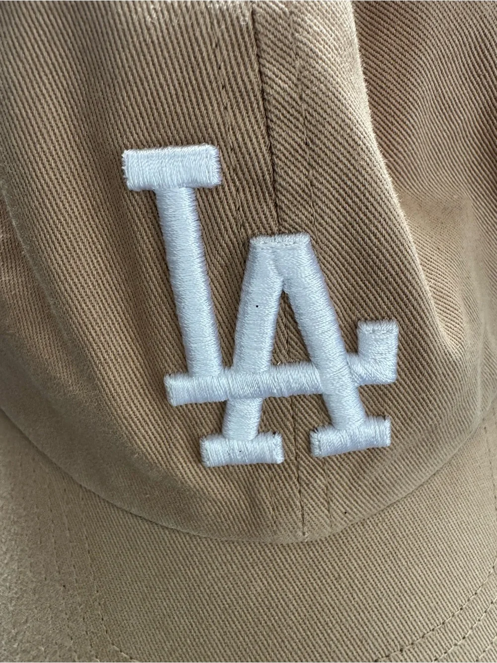 47 Women’s Tan Baseball Cap with White LA Emblem